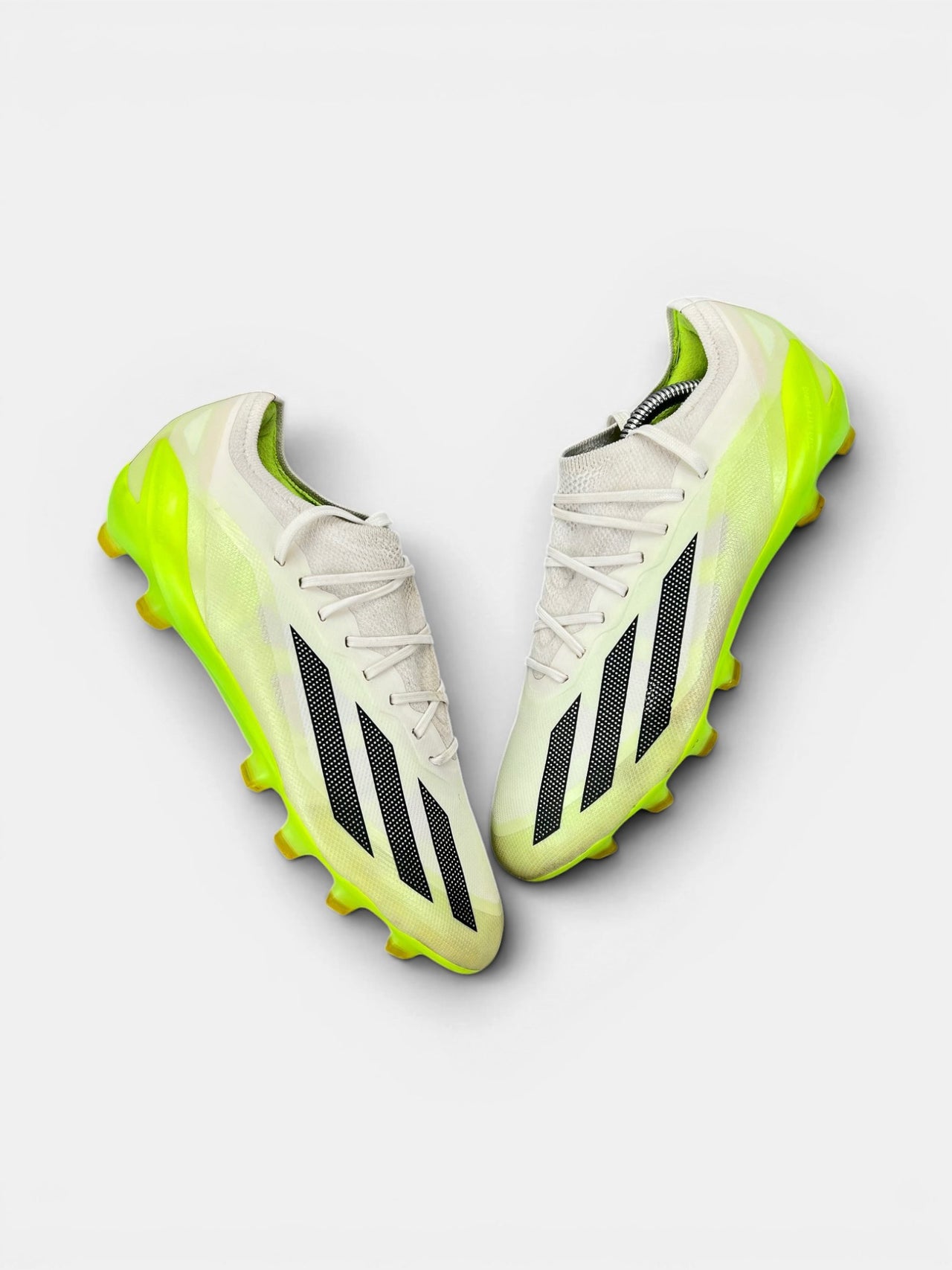 Adidas Crazyfast AG Crazyrush Pack — buty sportowe męskie w dobrym stanie rozmiar 42, widok z góry na zewnętrzną stronę butów