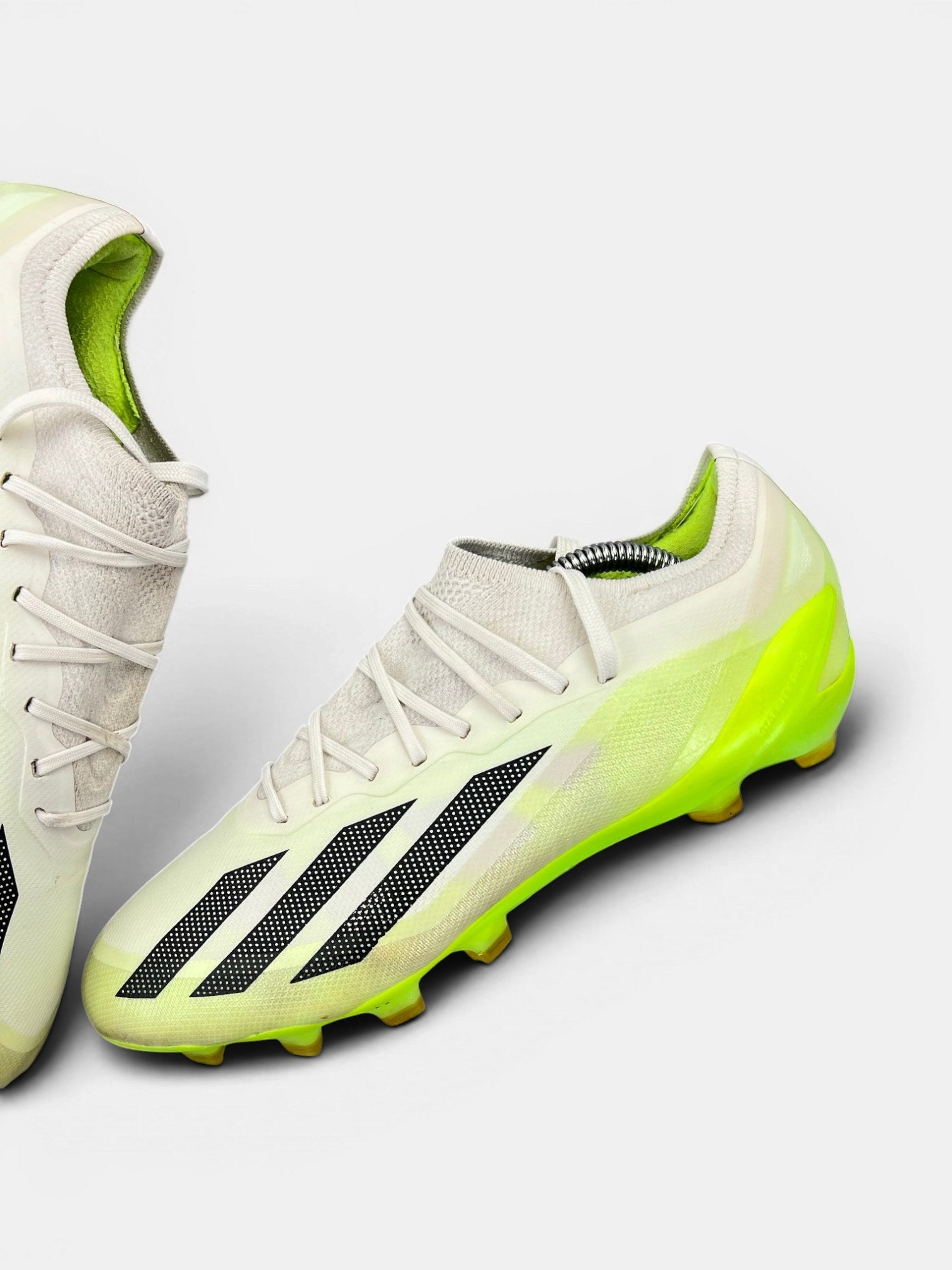 Adidas Crazyfast AG Crazyrush Pack — buty sportowe męskie w dobrym stanie rozmiar 42, zewnętrzny panel lewego buta