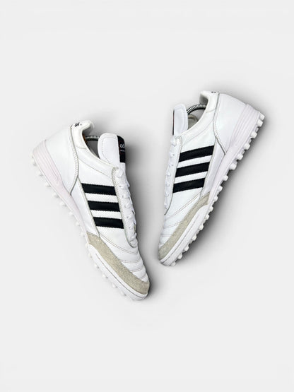 Adidas Mundial Team — buty sportowe męskie w bardzo dobrym stanie rozmiar 43 1/3, widok z góry na wewnętrzną stronę butów