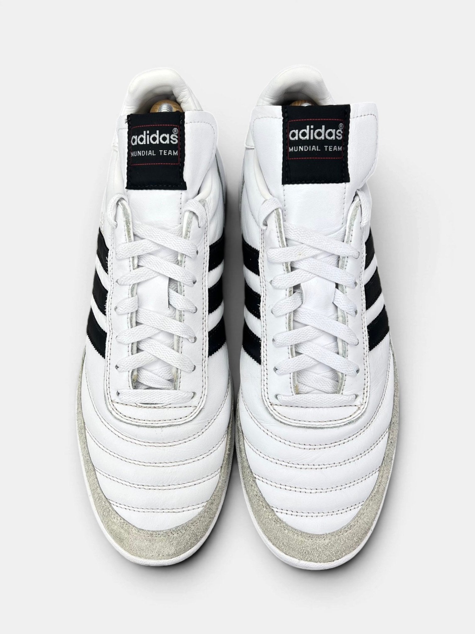 Adidas Mundial Team — buty sportowe męskie w bardzo dobrym stanie rozmiar 43 1/3, widok z góry