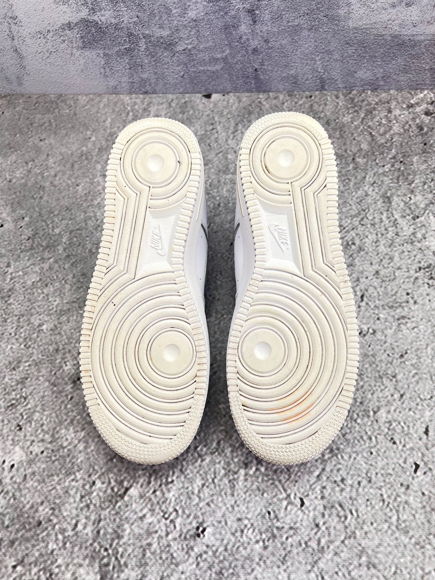 Nike Air Force 1 Low (39) - sneakilystore