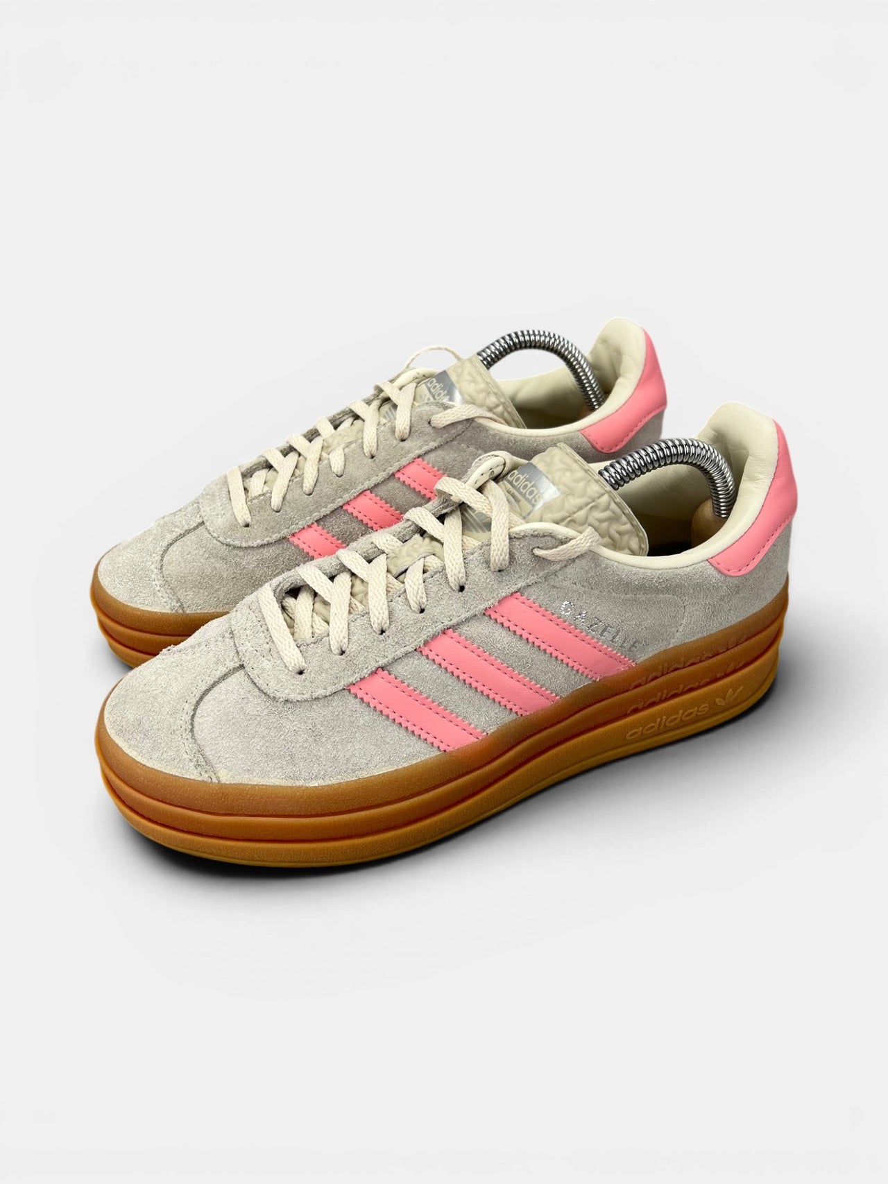 Adidas Gazelle Bold Beige Semi Pink Spark — buty sportowe damskie w bardzo dobrym stanie rozmiar 38 2/3, widok z boku