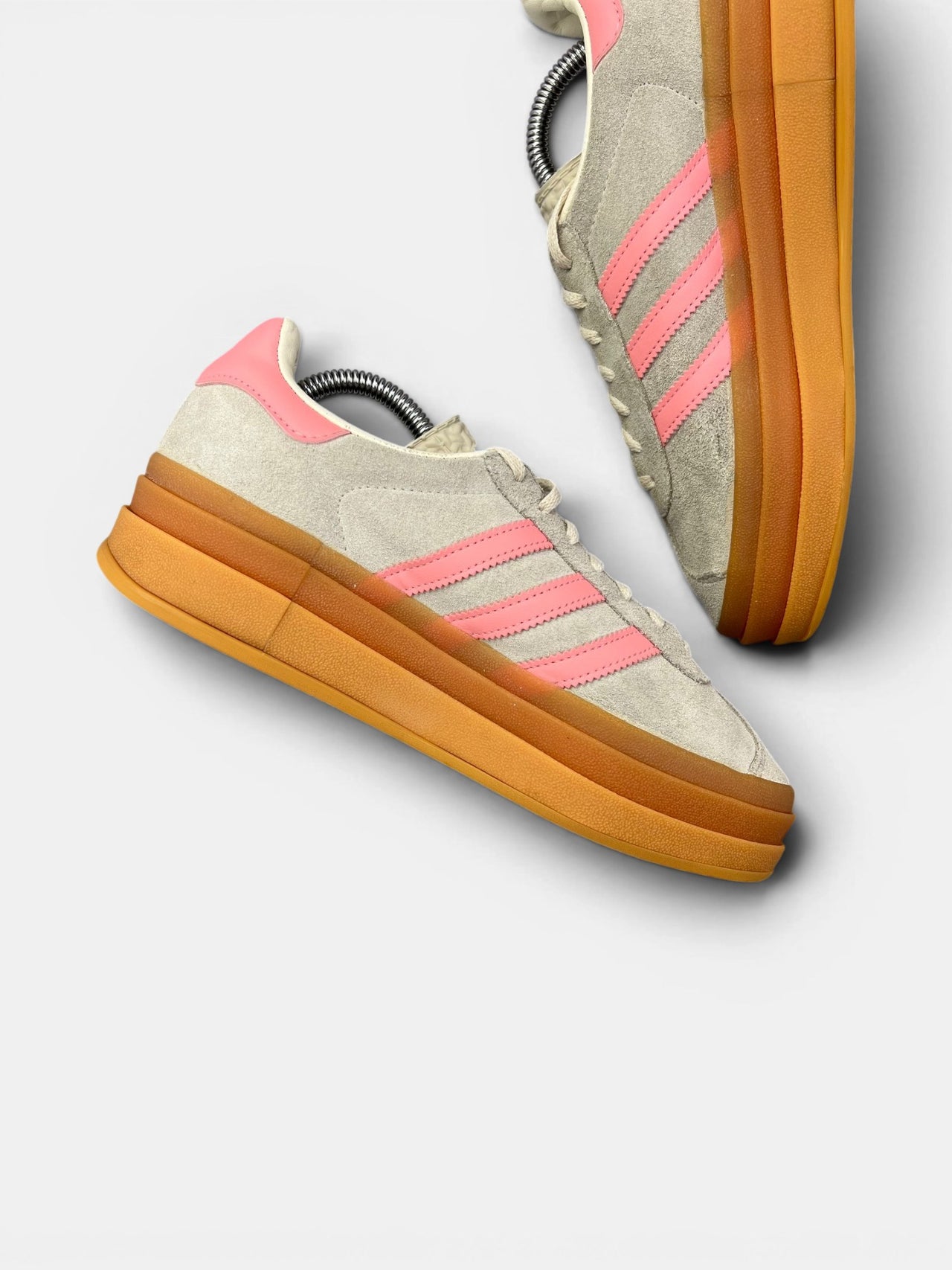 Adidas Gazelle Bold Beige Semi Pink Spark — buty sportowe damskie w bardzo dobrym stanie rozmiar 38 2/3, wewnętrzny panel lewego buta