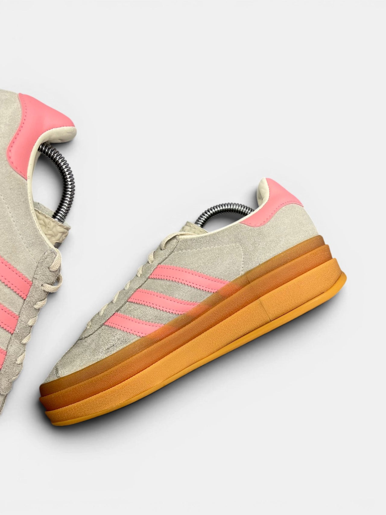 Adidas Gazelle Bold Beige Semi Pink Spark — buty sportowe damskie w bardzo dobrym stanie rozmiar 38 2/3, wewnętrzny panel prawego buta