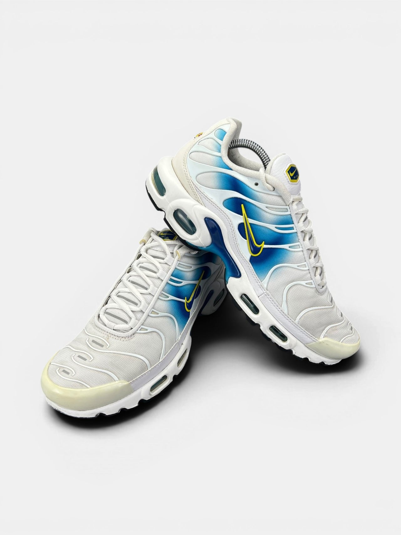 Nike Air Max Plus Spray Paint Swoosh — buty sportowe męskie w bardzo dobrym stanie rozmiar 43, boczny profil
