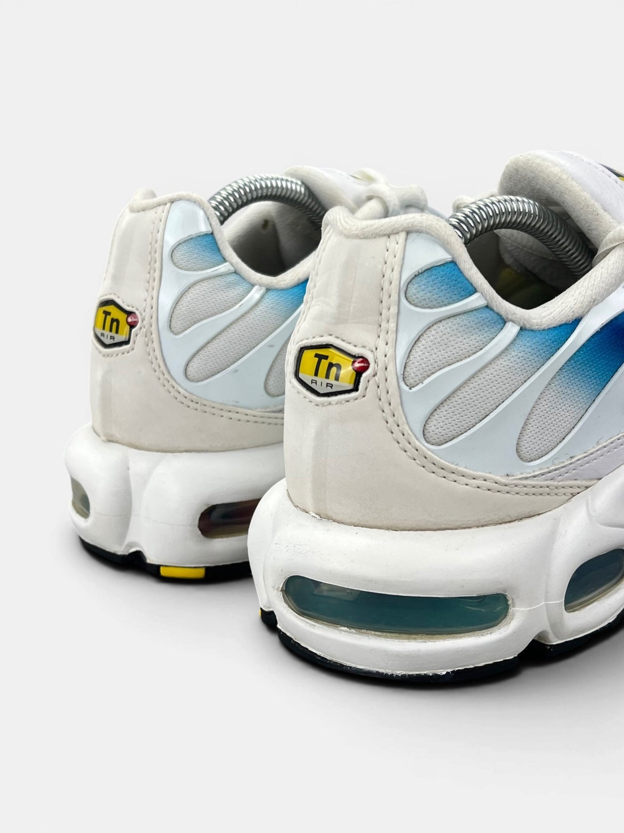 Nike Air Max Plus Spray Paint Swoosh — buty sportowe męskie w bardzo dobrym stanie rozmiar 43, widok z tyłu
