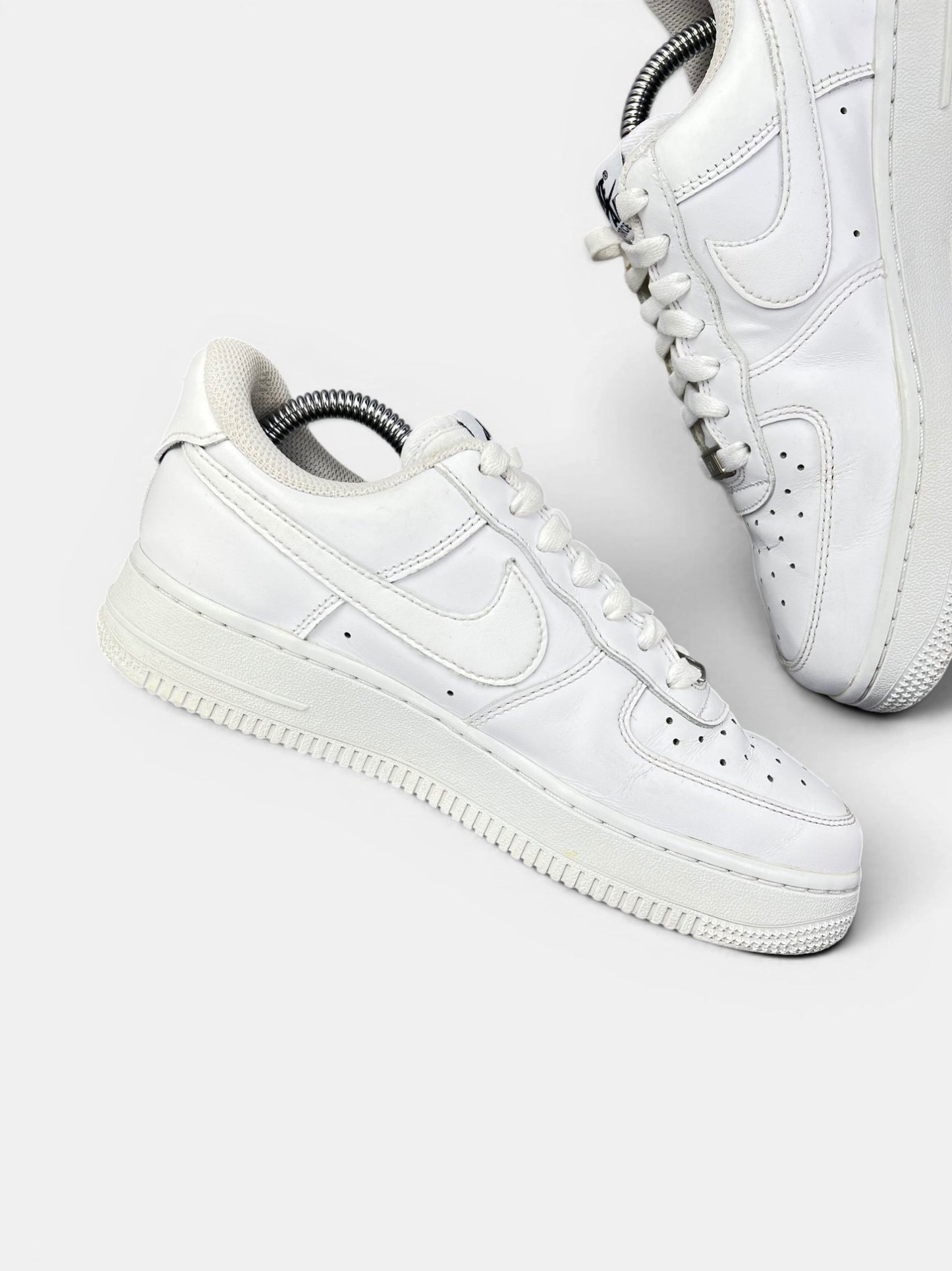 Nike Air Force 1 '07 EasyOn EasyOn White — buty sportowe damskie w bardzo dobrym stanie rozmiar 37.5, wewnętrzny panel lewego buta