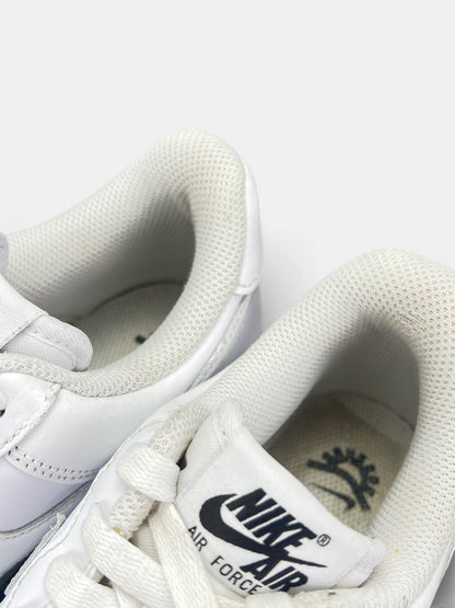 Nike Air Force 1 '07 EasyOn EasyOn White — buty sportowe damskie w bardzo dobrym stanie rozmiar 37.5, zapiętki butów