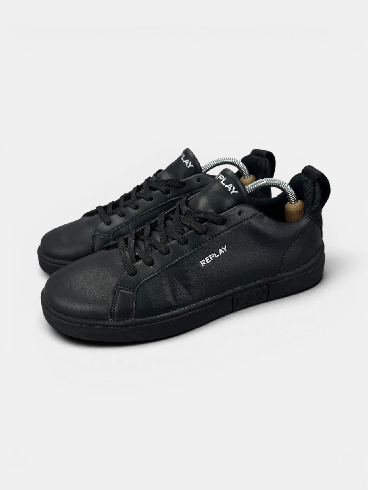 Replay Sneakersy — buty sportowe męskie w bardzo dobrym stanie rozmiar 42, widok z boku