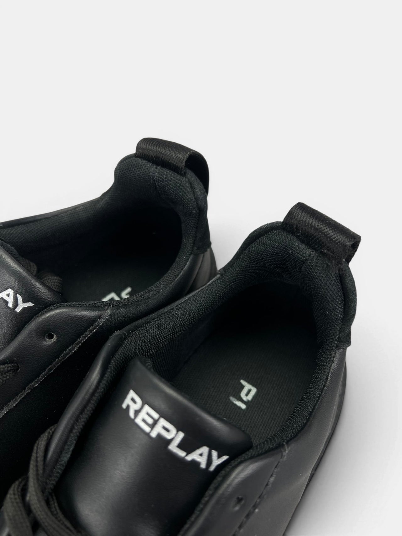 Replay Sneakersy — buty sportowe męskie w bardzo dobrym stanie rozmiar 42, zapiętki butów