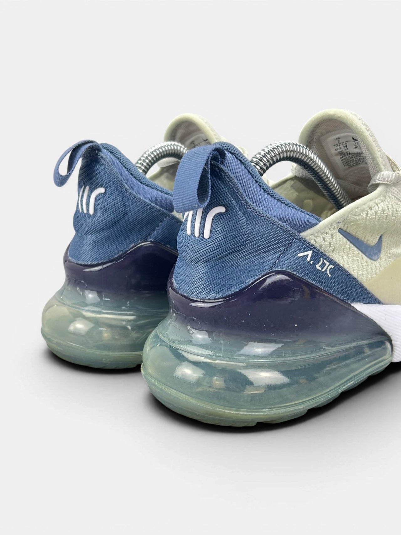 Nike Air Max 720 — buty sportowe damskie w bardzo dobrym stanie rozmiar 38, widok z tyłu