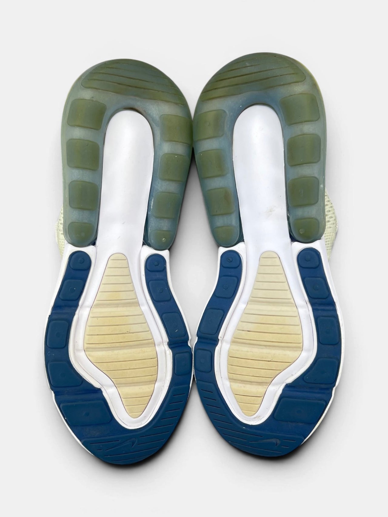 Nike Air Max 720 — buty sportowe damskie w bardzo dobrym stanie rozmiar 38, podeszwa