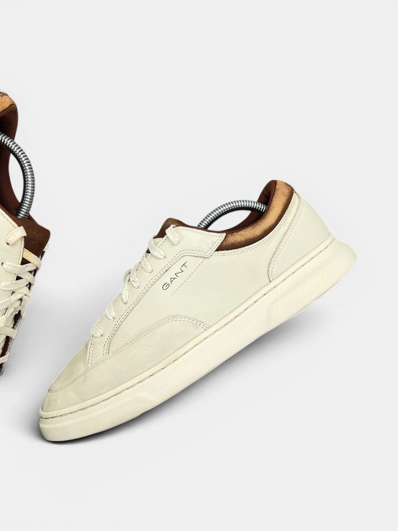 Gant Joree — buty sportowe męskie w bardzo dobrym stanie rozmiar 43, zewnętrzny panel lewego buta