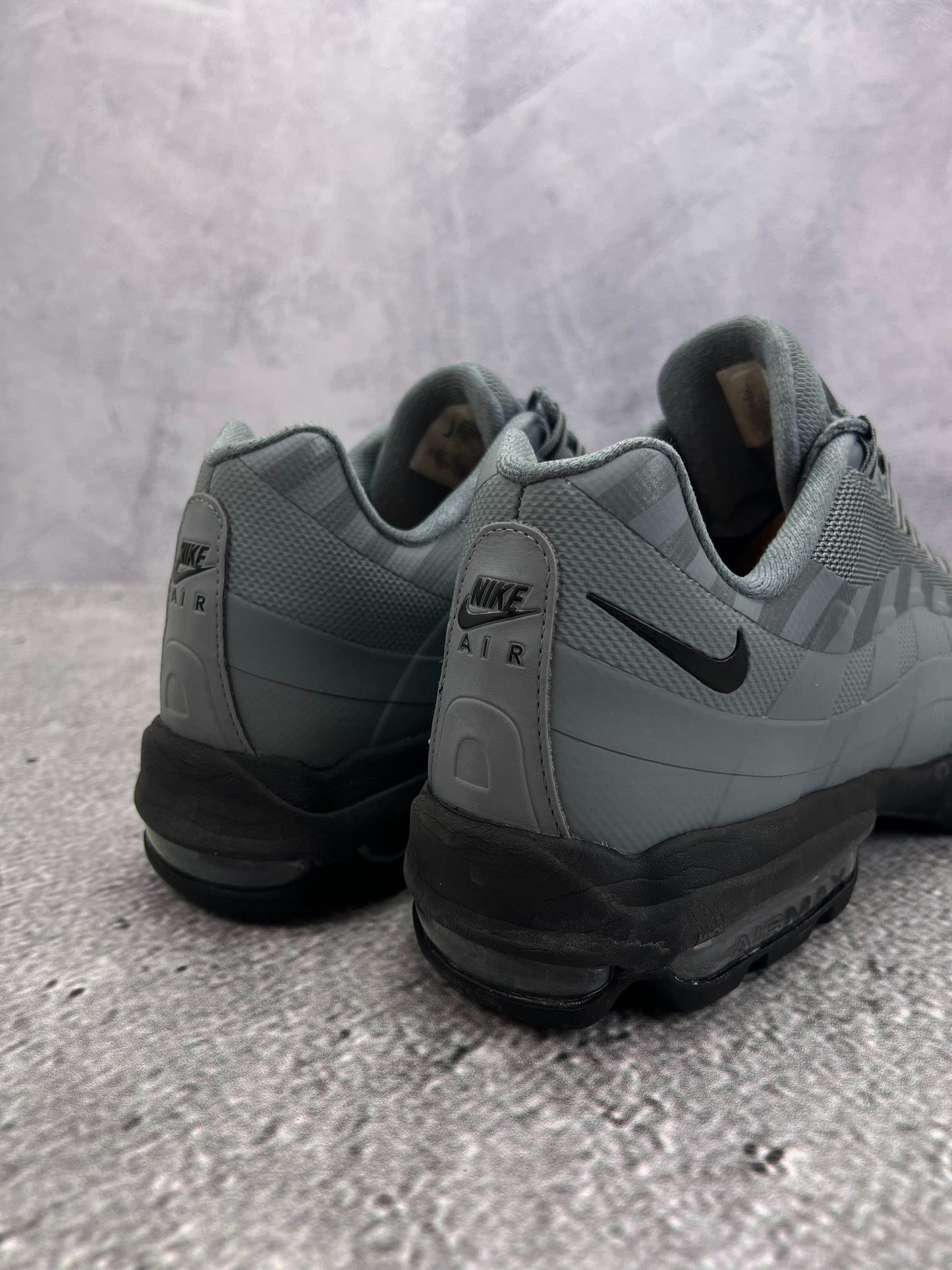 Nike Air Max 95 Ultra Caution Strip — buty sportowe męskie w bardzo dobrym stanie rozmiar 46, widok z tyłu