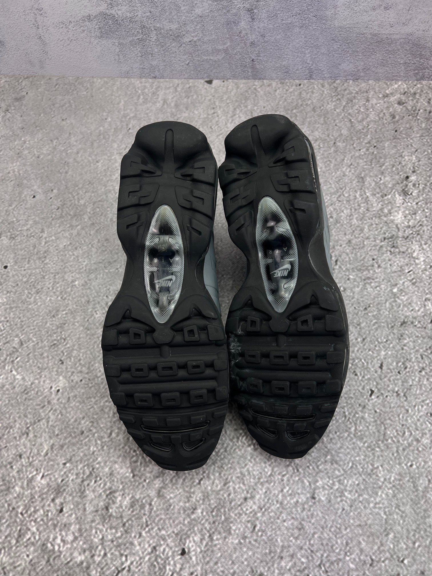 Nike Air Max 95 Ultra Caution Strip — buty sportowe męskie w bardzo dobrym stanie rozmiar 46, podeszwa