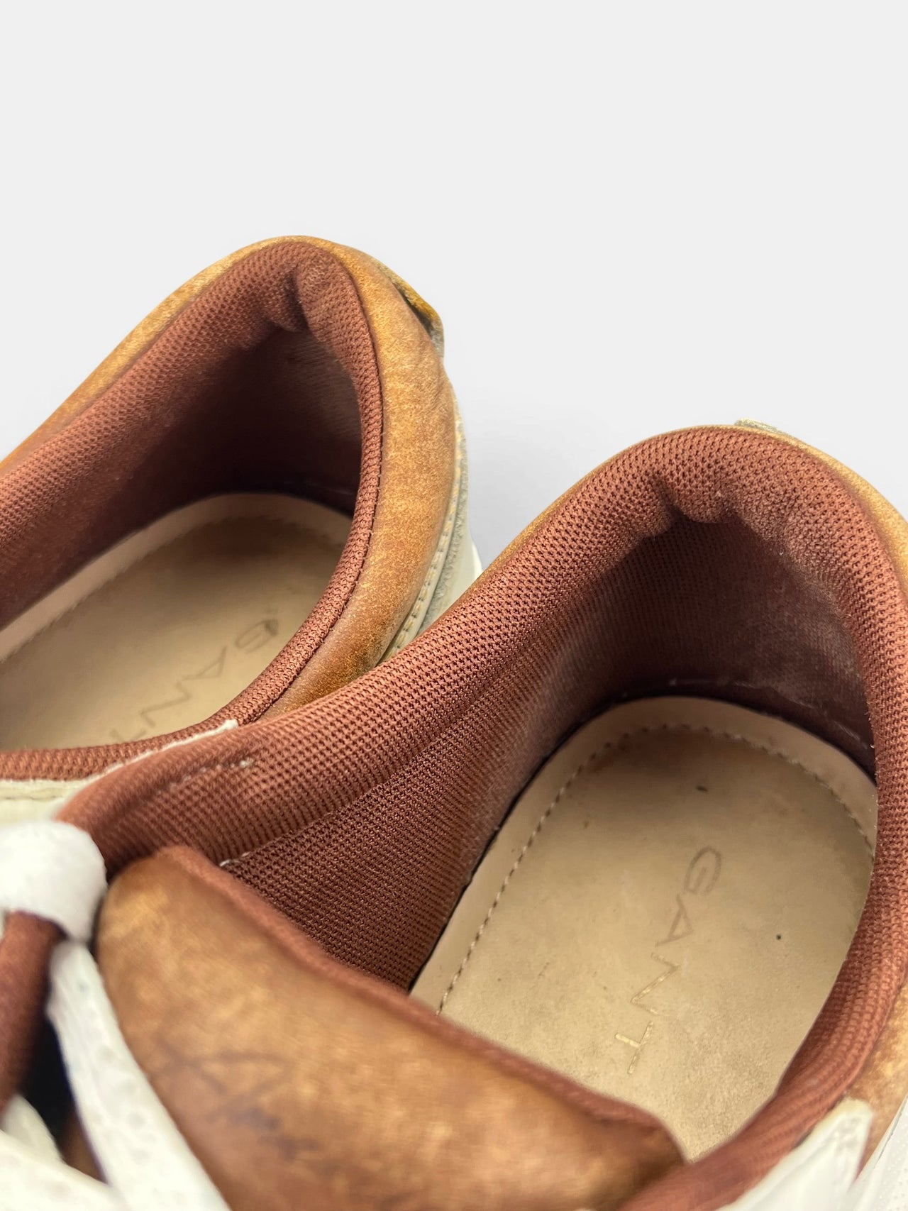Gant Joree — buty sportowe męskie w bardzo dobrym stanie rozmiar 43, zapiętki butów