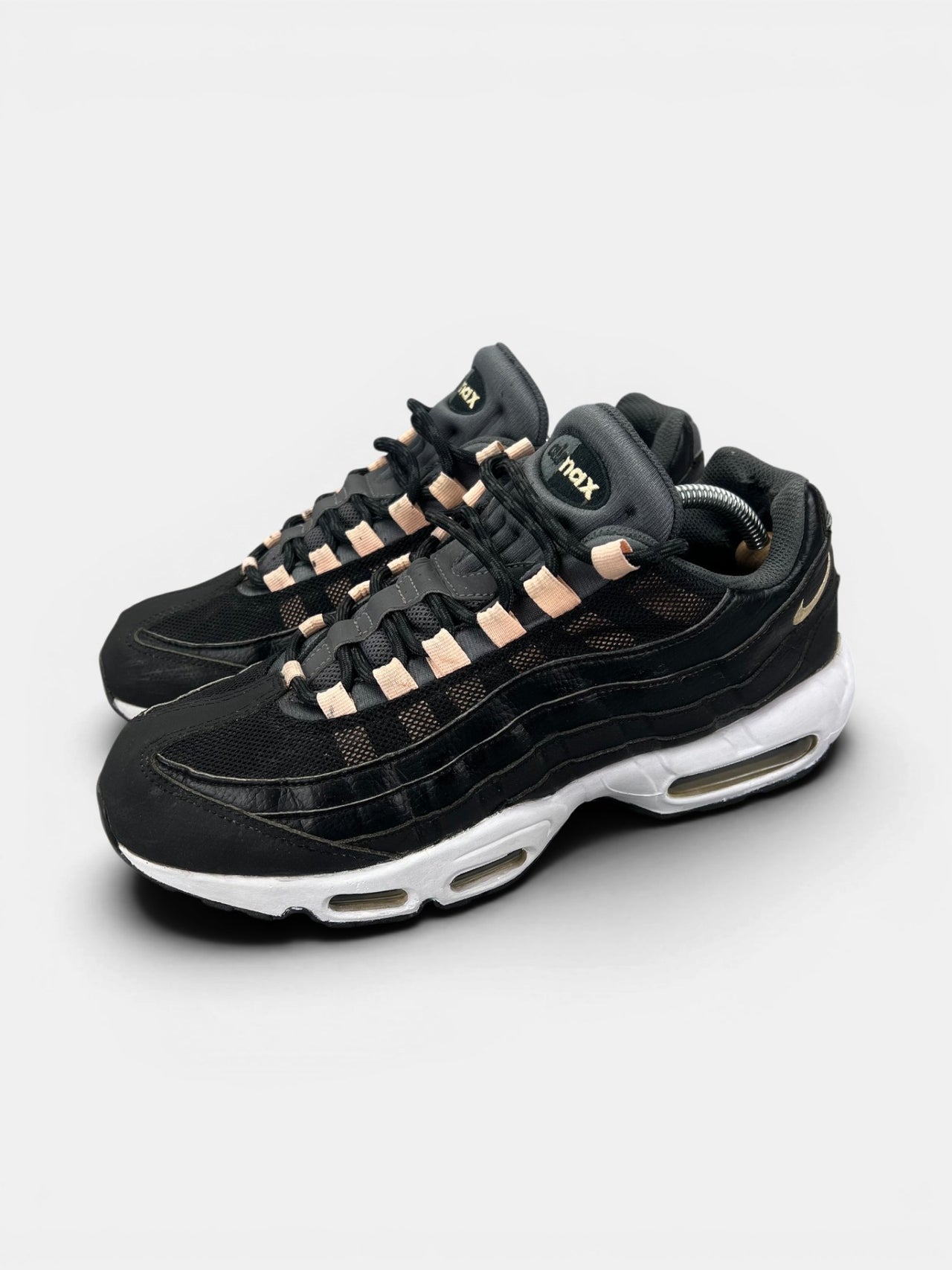 Nike Air Max 95 — buty sportowe męskie w bardzo dobrym stanie rozmiar 44, widok z boku