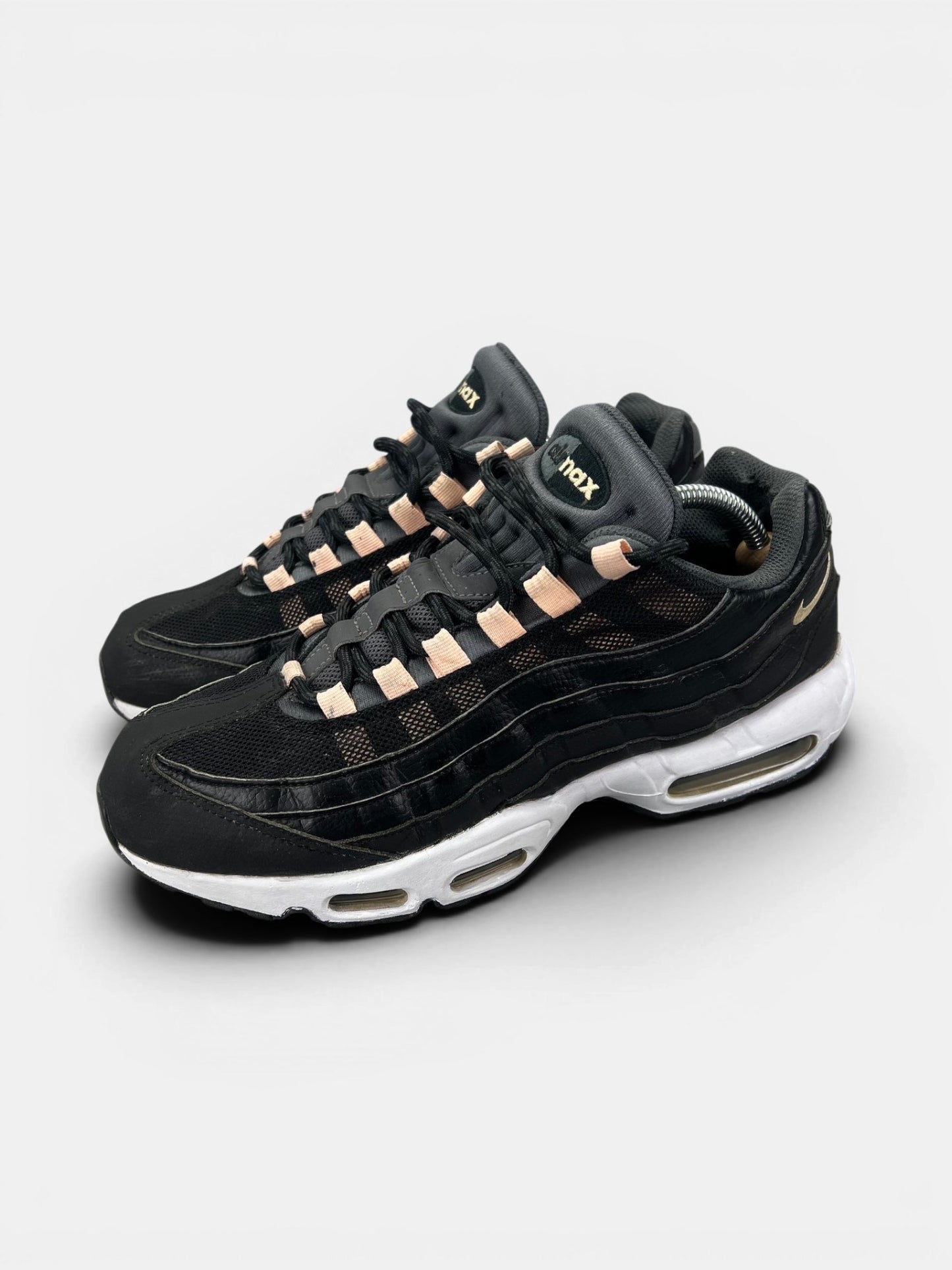 Nike Air Max 95 — buty sportowe męskie w bardzo dobrym stanie rozmiar 44, widok z boku