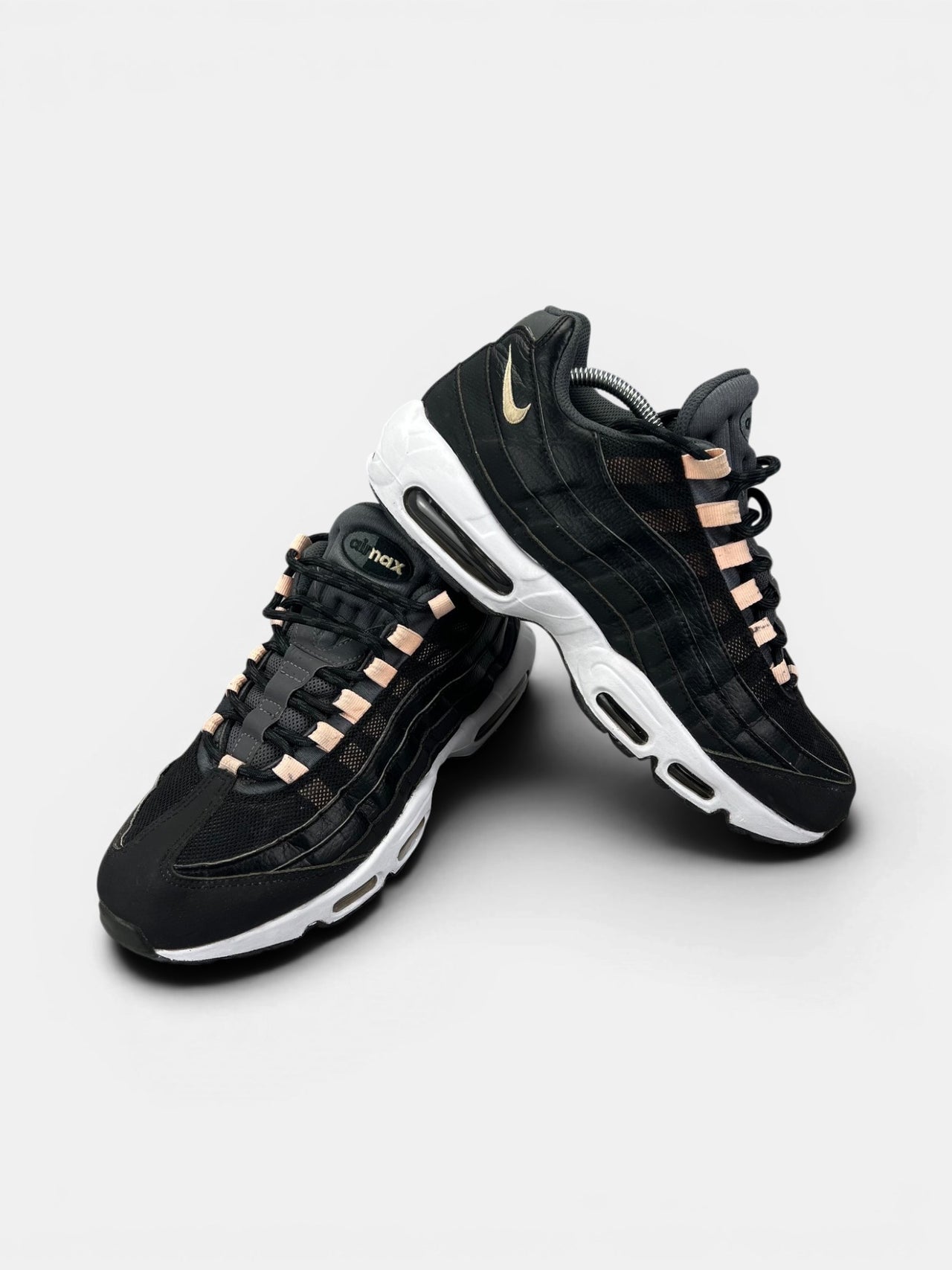 Nike Air Max 95 — buty sportowe męskie w bardzo dobrym stanie rozmiar 44, boczny profil