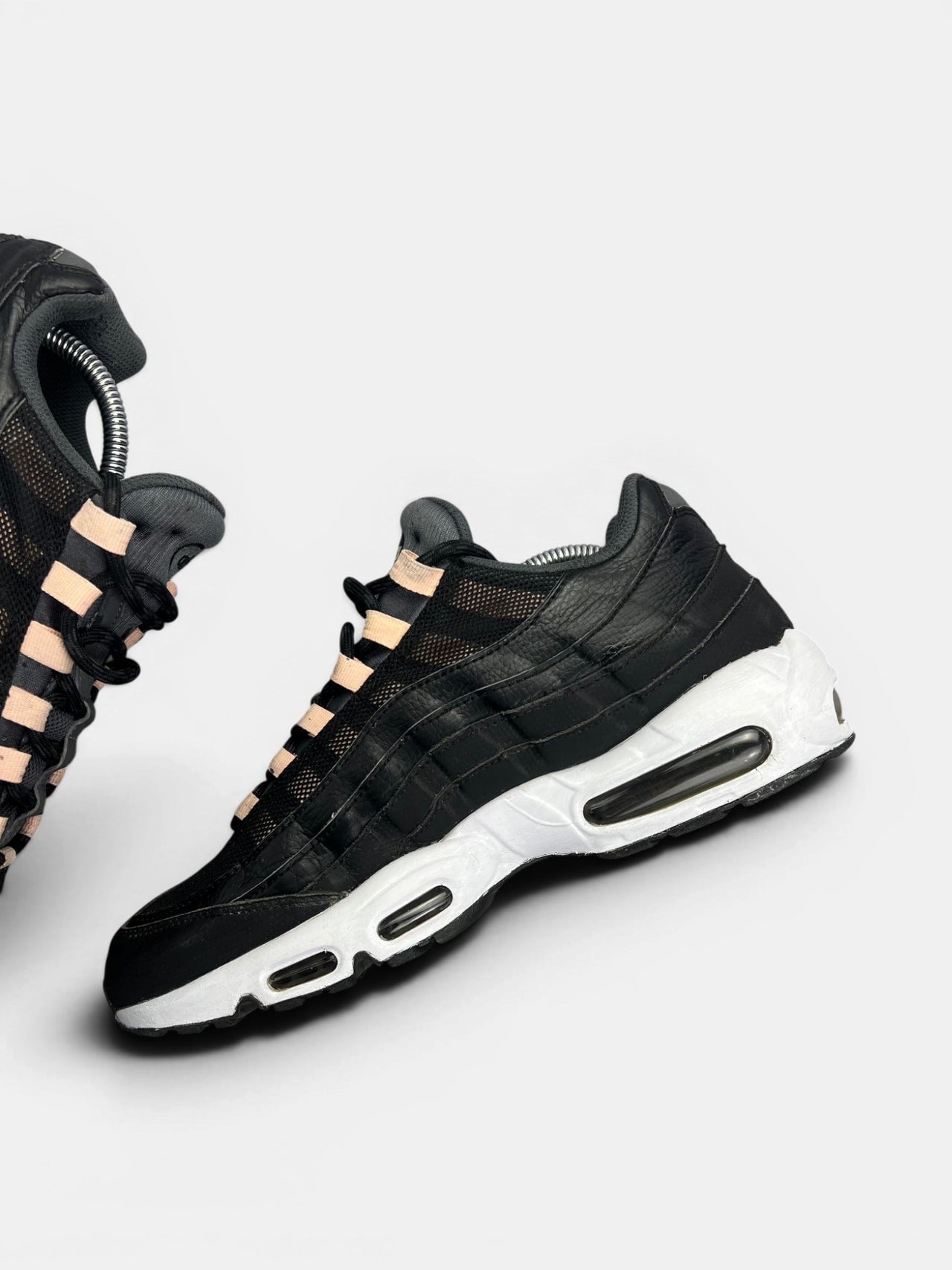 Nike Air Max 95 — buty sportowe męskie w bardzo dobrym stanie rozmiar 44, wewnętrzny panel prawego buta