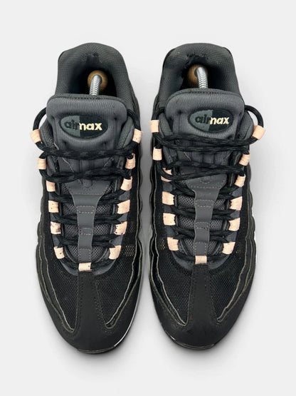 Nike Air Max 95 — buty sportowe męskie w bardzo dobrym stanie rozmiar 44, widok z góry