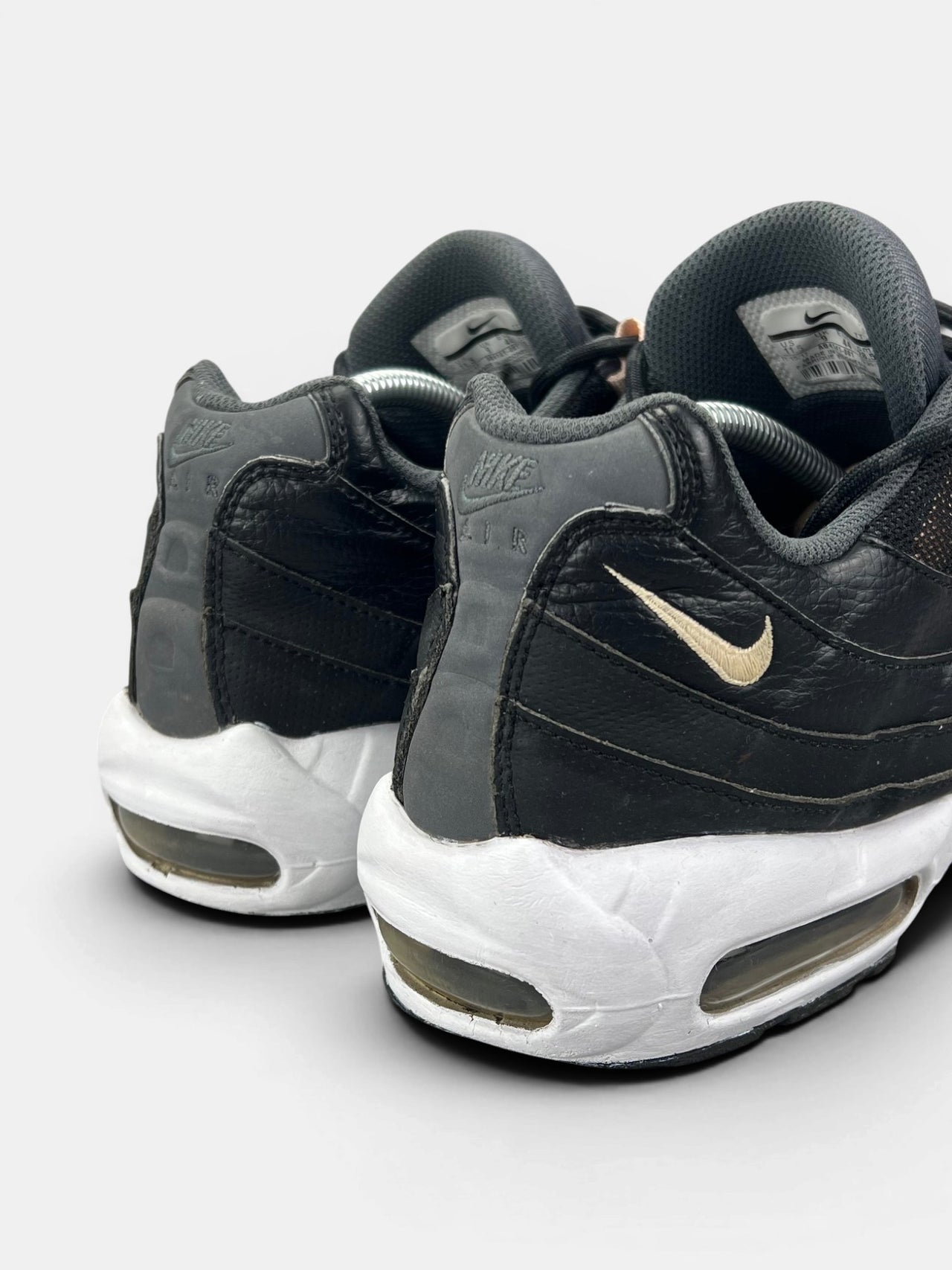 Nike Air Max 95 — buty sportowe męskie w bardzo dobrym stanie rozmiar 44, widok z tyłu