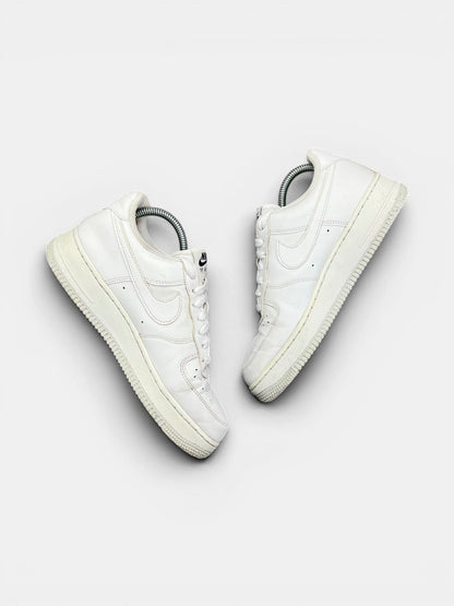 Nike Air Force 1 '07 Next Nature — buty sportowe damskie w bardzo dobrym stanie rozmiar 39, widok z góry na wewnętrzną stronę butów