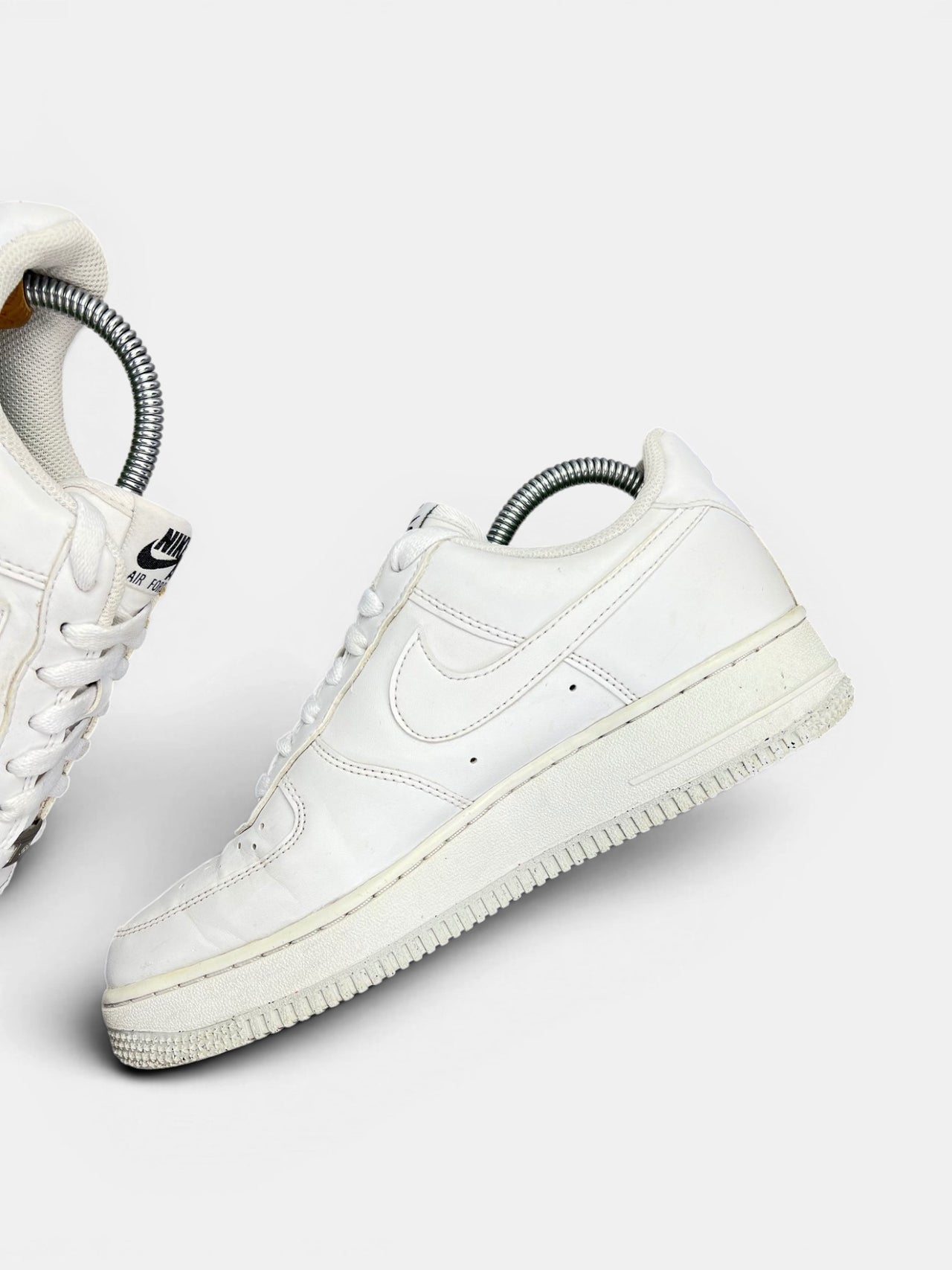 Nike Air Force 1 '07 Next Nature — buty sportowe damskie w bardzo dobrym stanie rozmiar 39, wewnętrzny panel prawego buta