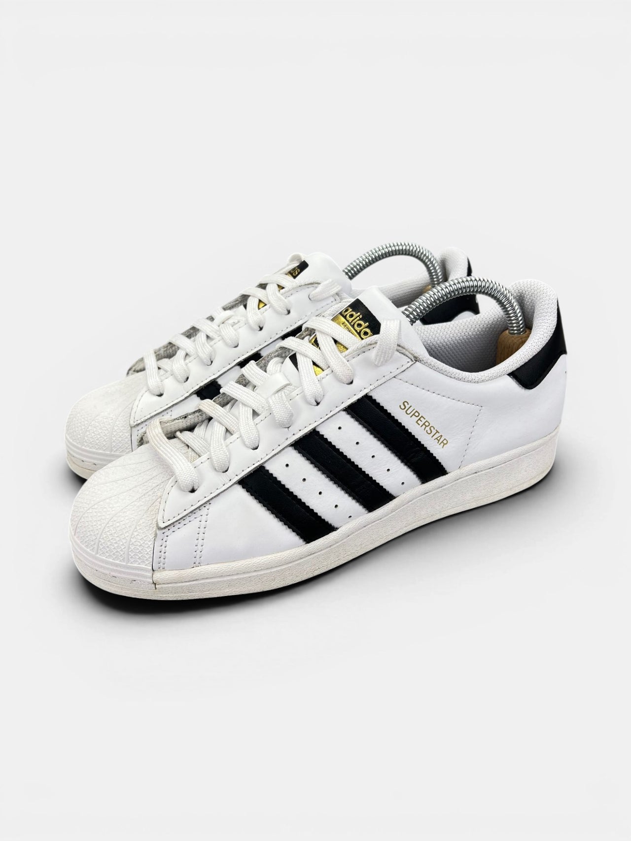 Adidas Superstar White Black — buty sportowe damskie w bardzo dobrym stanie rozmiar 40, widok z boku