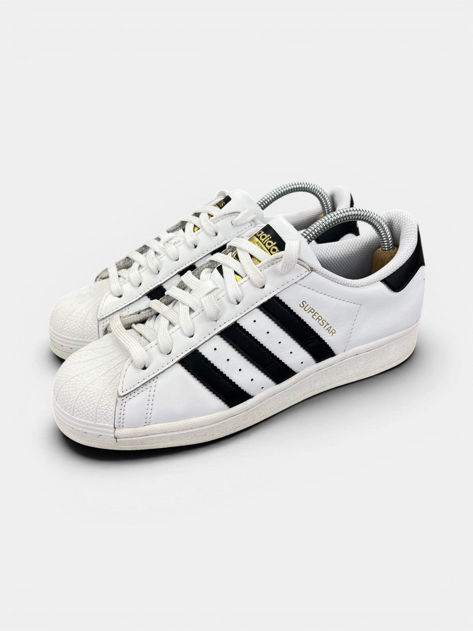 Adidas Superstar White Black — buty sportowe damskie w bardzo dobrym stanie rozmiar 40, widok z boku