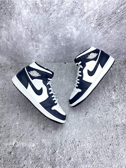 Jordan Air Jordan 1 Mid SE Obsidian - buty sportowe, widok z góry na zewnętrzną stronę butów