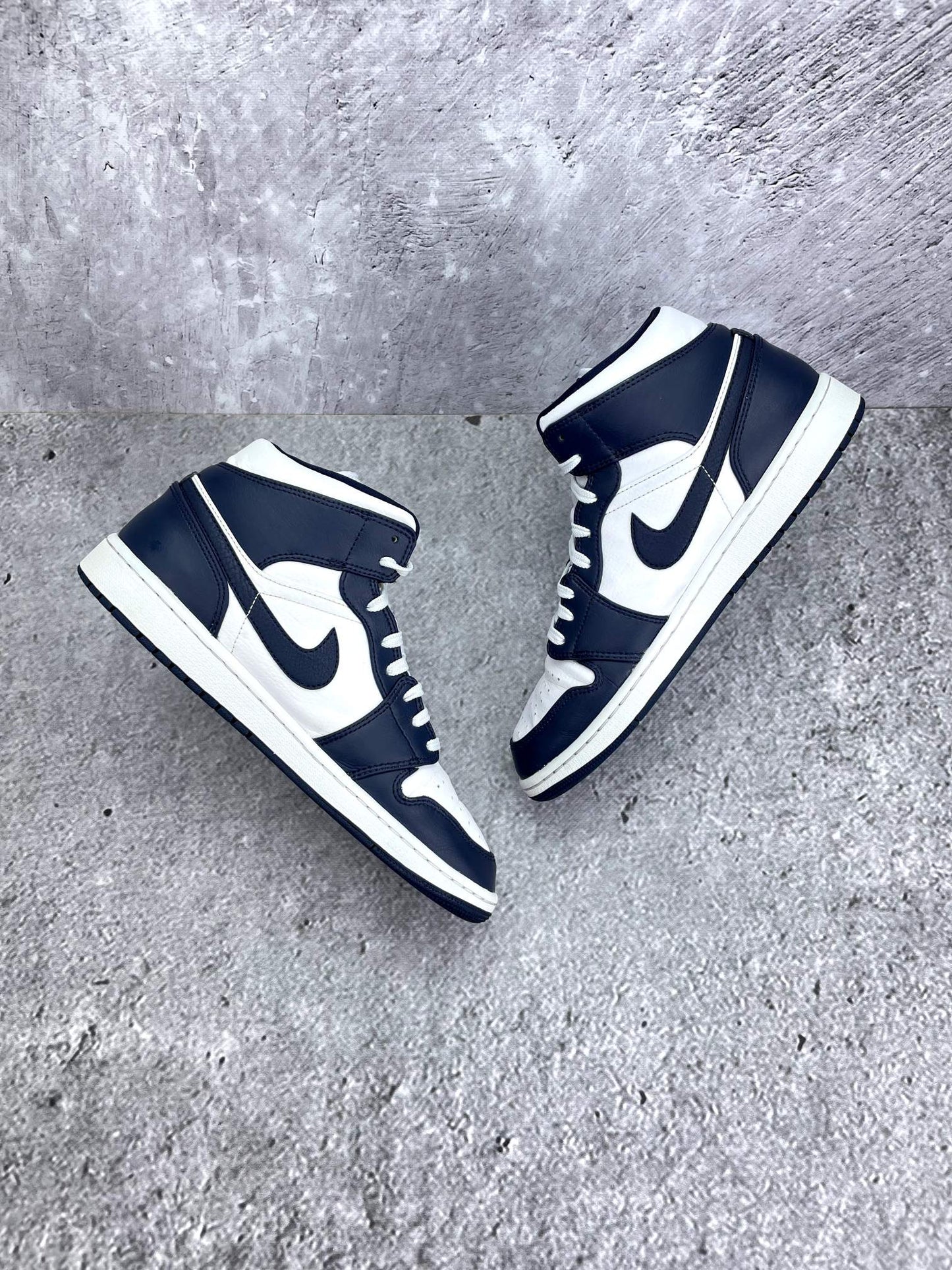 Jordan Air Jordan 1 Mid SE Obsidian - buty sportowe, widok z góry na wewnętrzną stronę butów