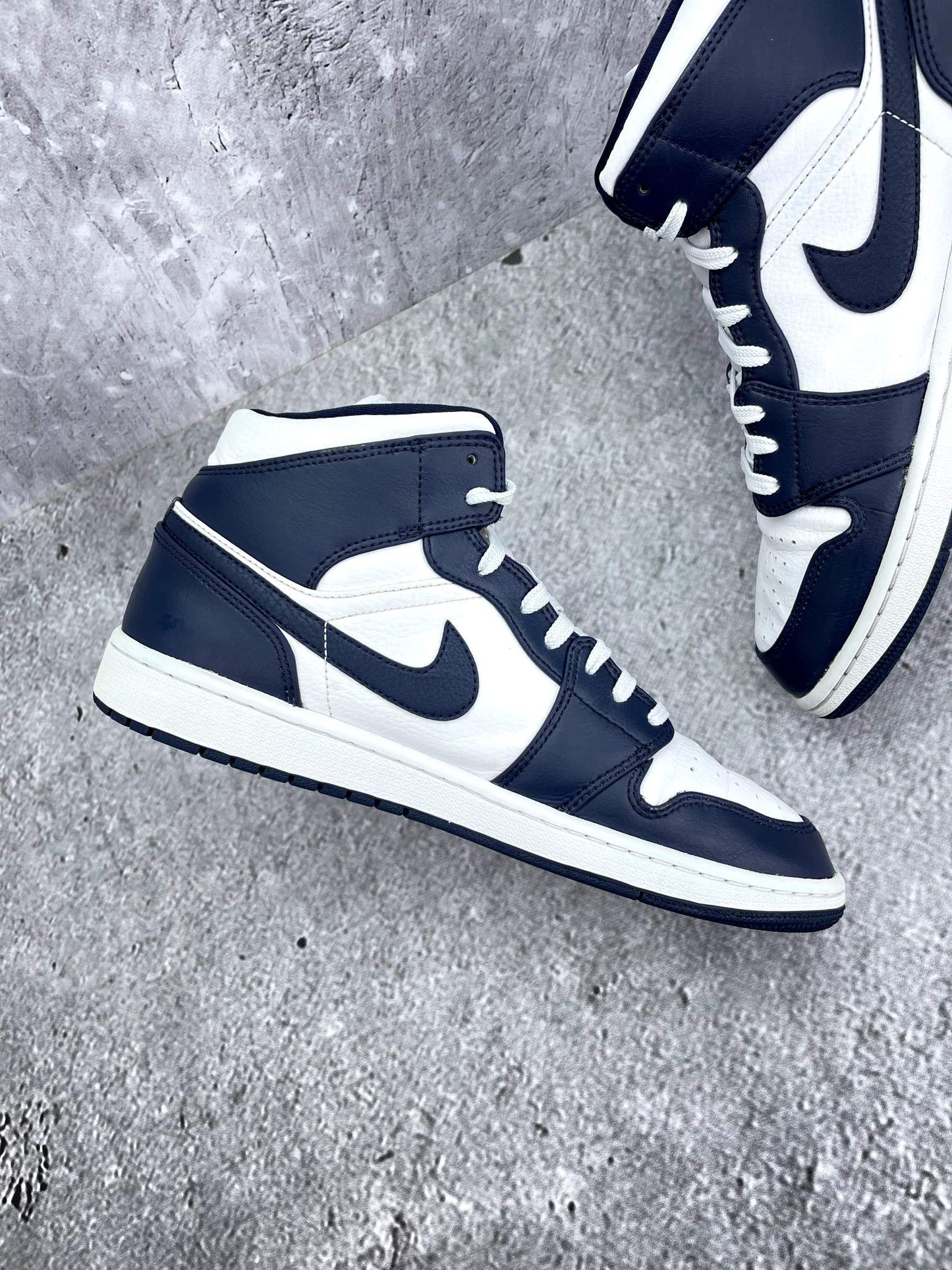 Jordan Air Jordan 1 Mid SE Obsidian - buty sportowe, wewnętrzny panel lewego buta