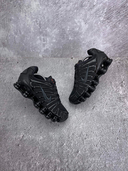 Nike Shox TL Black - buty sportowe, widok z góry na zewnętrzną stronę butów