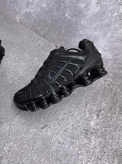 Nike Shox TL Black - buty sportowe, zewnętrzny panel lewego buta