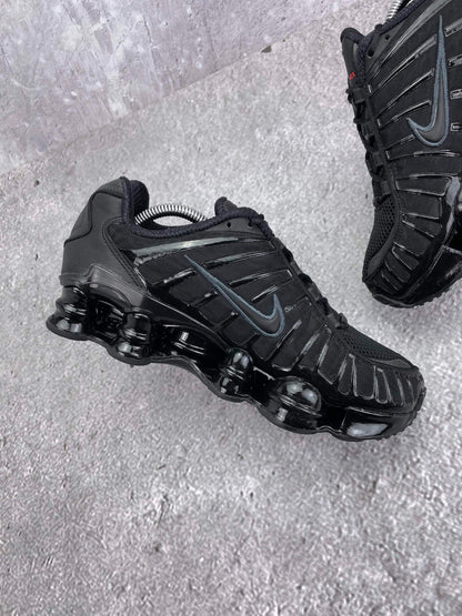 Nike Shox TL Black - buty sportowe, wewnętrzny panel lewego buta