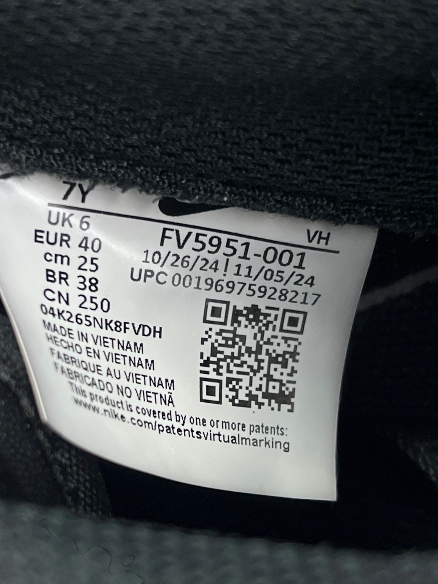 Nike Air Force 1 Low Triple Black — buty sportowe damskie w bardzo dobrym stanie rozmiar 40, opcjonalne zdjęcie 1