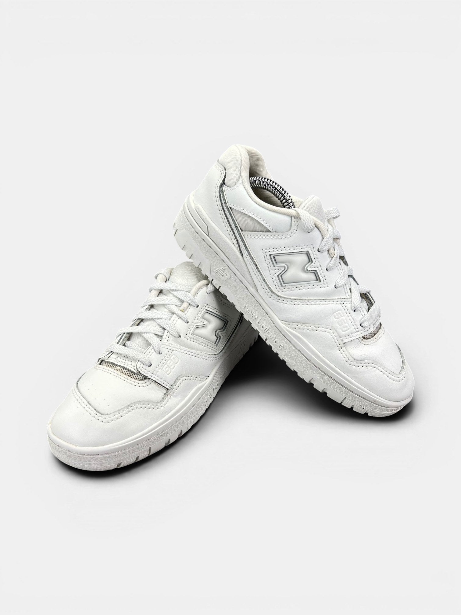 New Balance 550 — buty sportowe damskie w bardzo dobrym stanie rozmiar 38, boczny profil