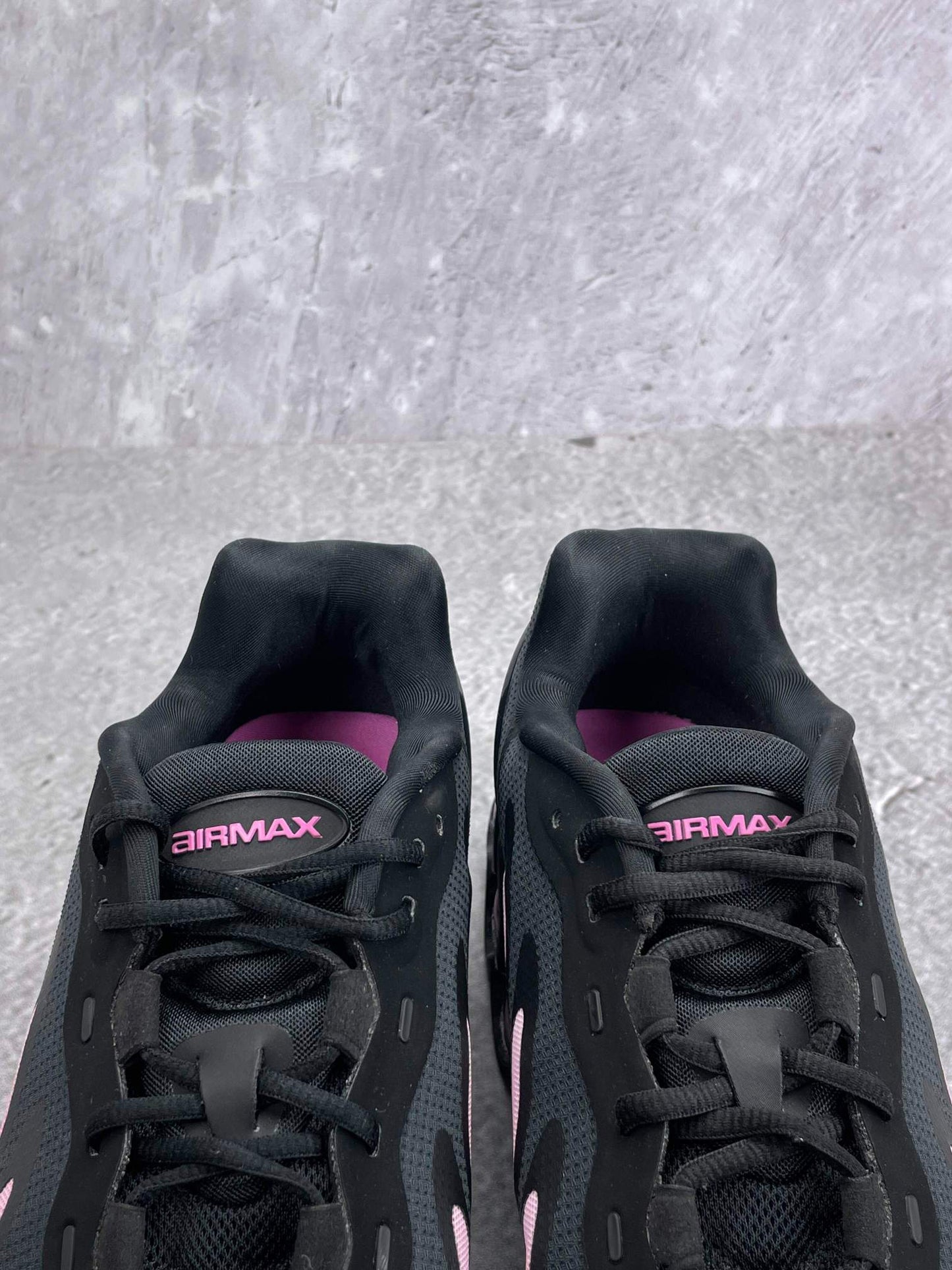 Nike Air Max Dn8 Black Pink Foam — buty sportowe męskie w bardzo dobrym stanie rozmiar 41, zapiętki butów