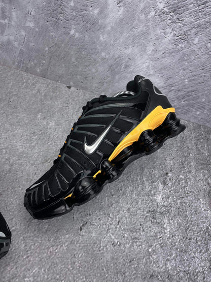 Nike Shox TL IF7119-001 - buty sportowe, wewnętrzny panel prawego buta