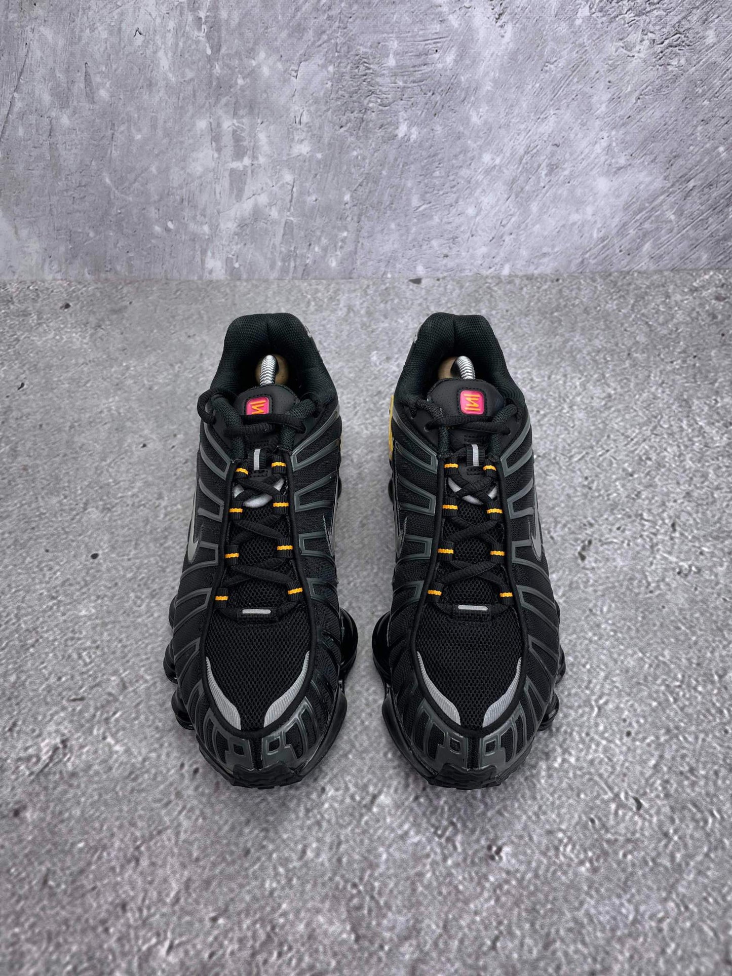 Nike Shox TL IF7119-001 - buty sportowe, widok z góry