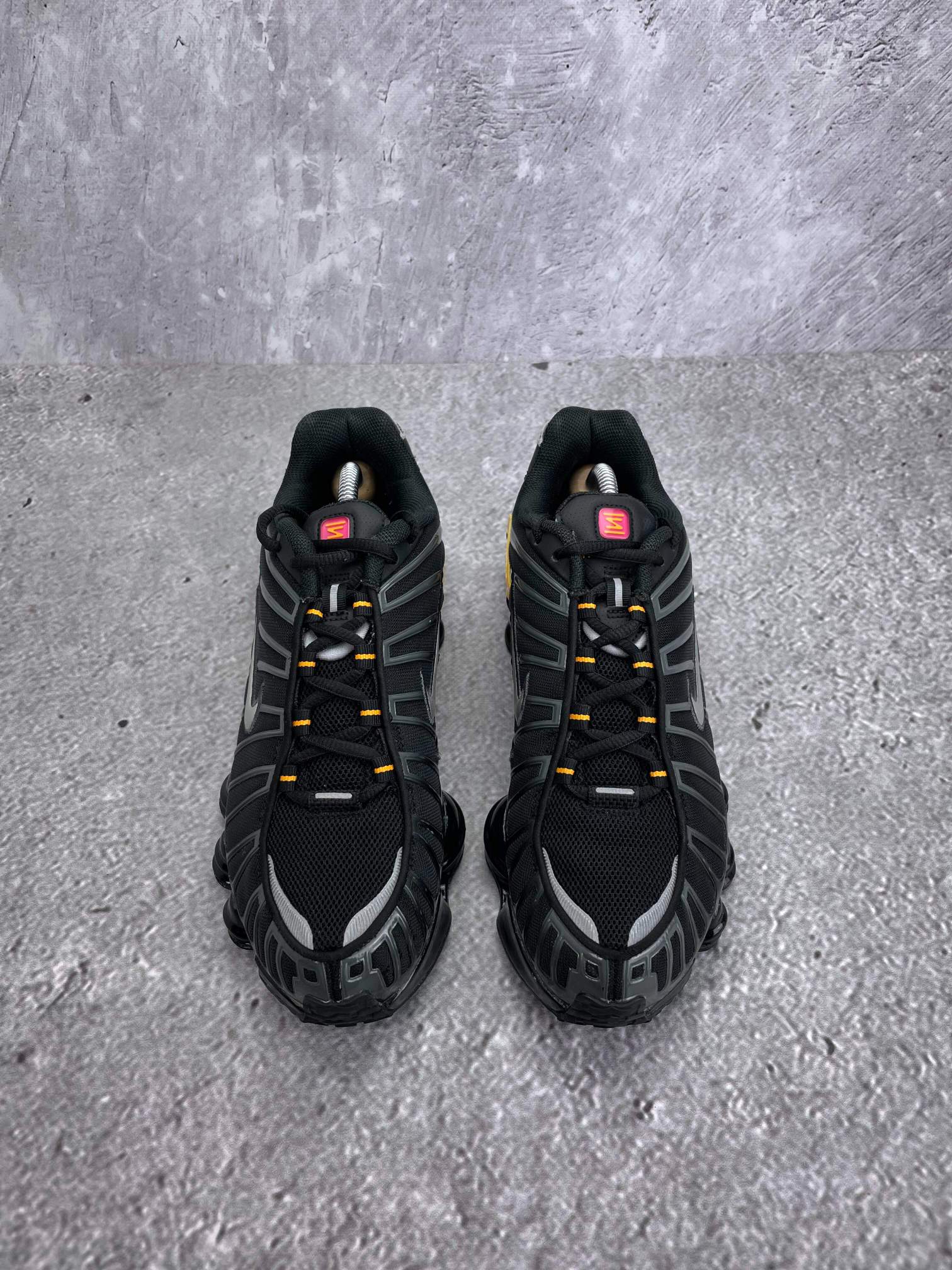 Nike Shox TL IF7119-001 - buty sportowe, widok z góry