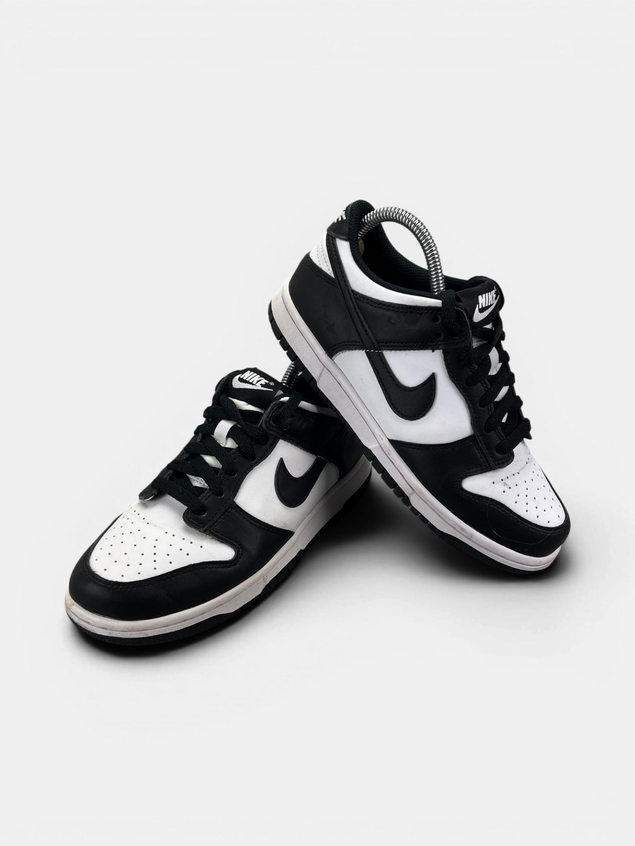 Nike Dunk Low Panda — buty sportowe damskie w bardzo dobrym stanie rozmiar 38, boczny profil