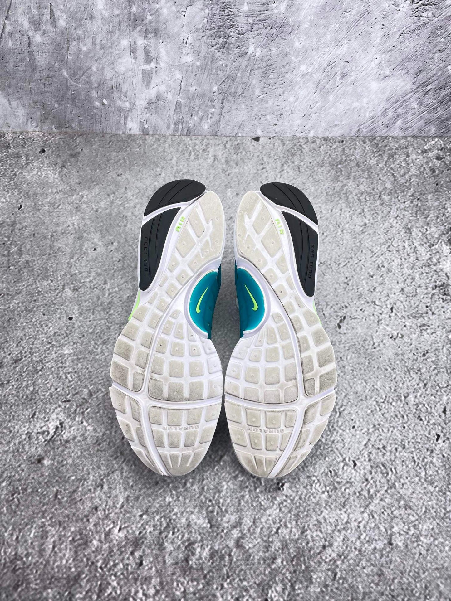 Nike Air Presto Lightning Swoosh — buty sportowe męskie w bardzo dobrym stanie rozmiar 42.5, podeszwa