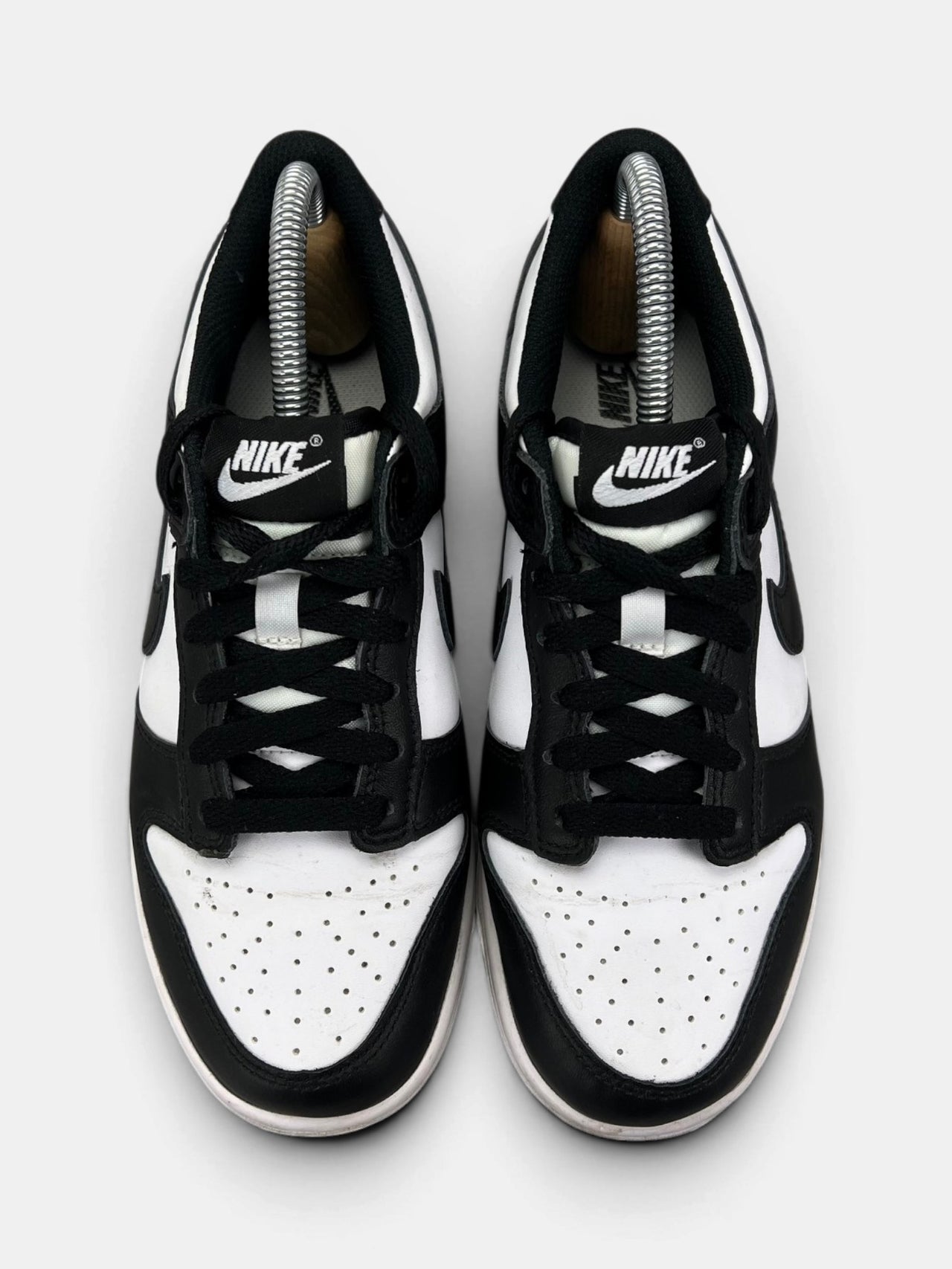 Nike Dunk Low Panda — buty sportowe damskie w bardzo dobrym stanie rozmiar 38, widok z góry