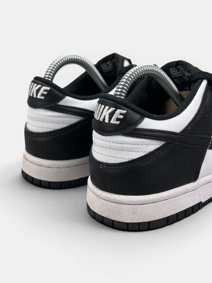 Nike Dunk Low Panda — buty sportowe damskie w bardzo dobrym stanie rozmiar 38, widok z tyłu