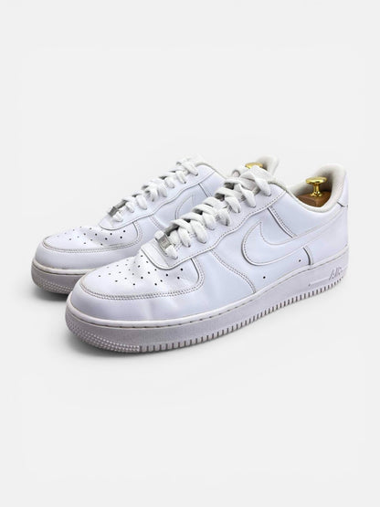 Nike Air Force 1 Low Triple White — buty sportowe męskie w bardzo dobrym stanie rozmiar 45.5, widok z boku
