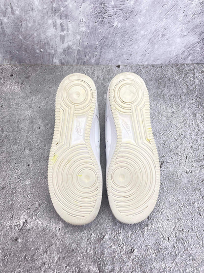 Nike Air Force 1 Low Triple White — buty sportowe męskie w bardzo dobrym stanie rozmiar 45.5, podeszwa