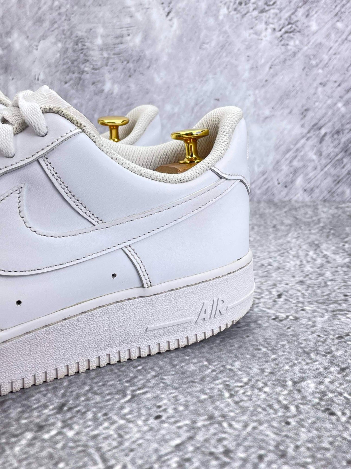 Nike Air Force 1 Low Triple White — buty sportowe męskie w bardzo dobrym stanie rozmiar 45.5, opcjonalne zdjęcie 1
