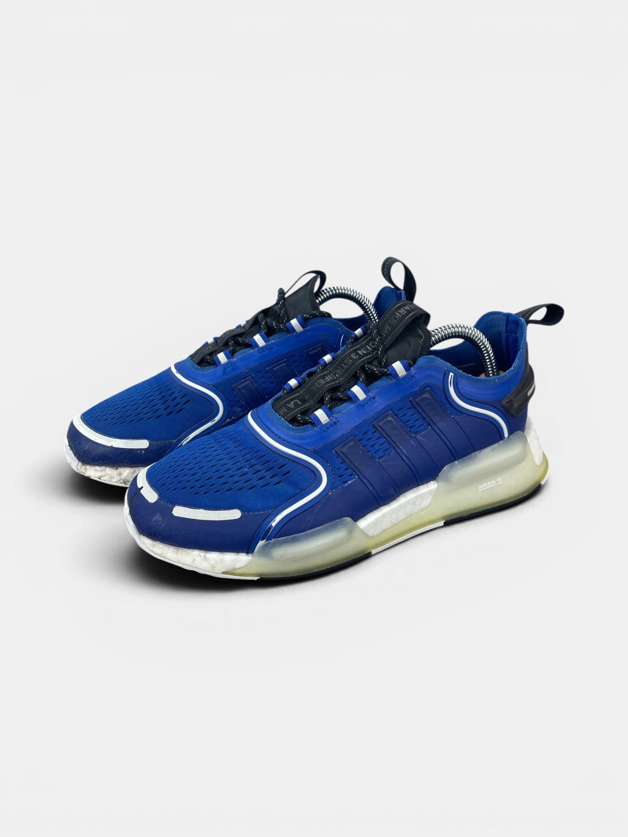 Adidas NMD V3 Royal Blue — buty sportowe damskie w bardzo dobrym stanie rozmiar 38, widok z boku